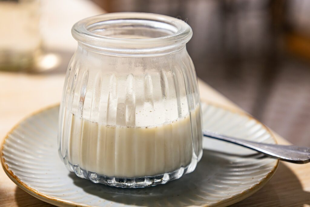 Kefir c’est quoi : tout savoir sur le kéfir, ses bienfaits et sa recette maison